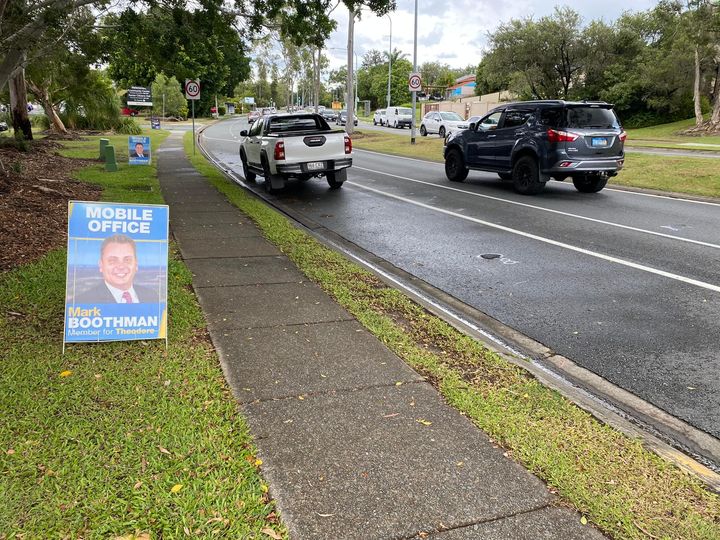 Community Roadside Helensvale